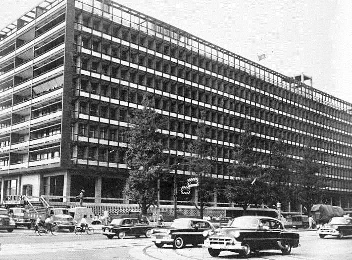 Tokyo_Metropolitan_Government_Building_circa_1960